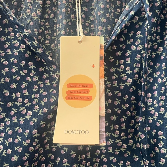 Elegant Blue Floral Women's Blouse - Picture 2 of 5